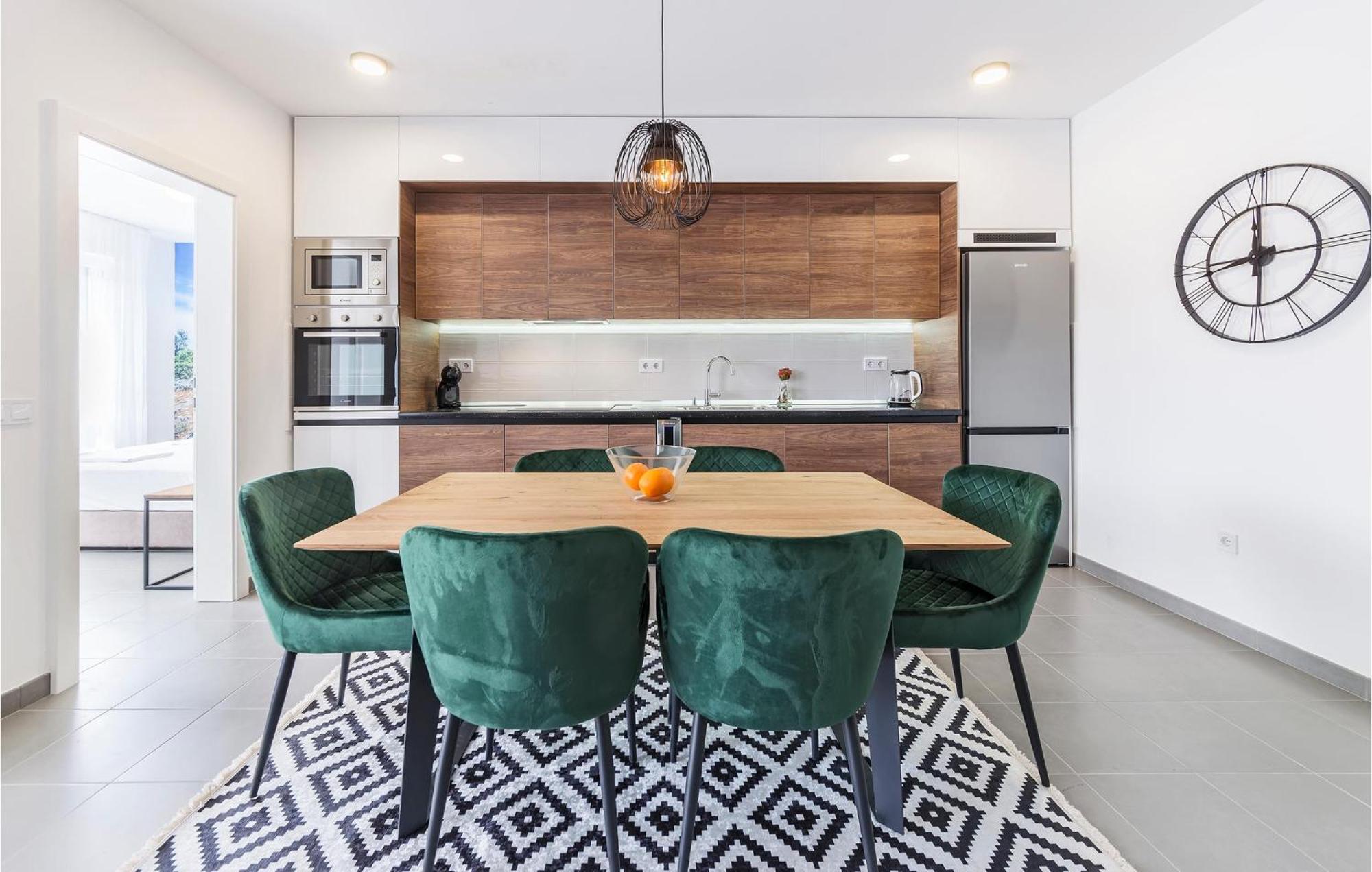Amazing Apartment In Premantura With Kitchen エクステリア 写真
