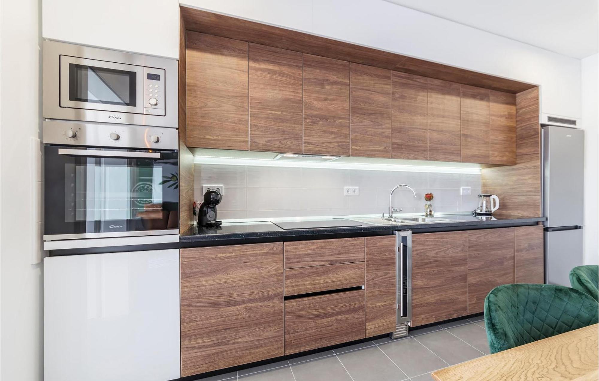 Amazing Apartment In Premantura With Kitchen エクステリア 写真